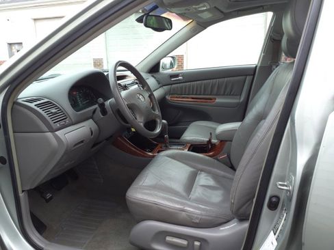 Used 2003 Toyota Camry XLE image 6
