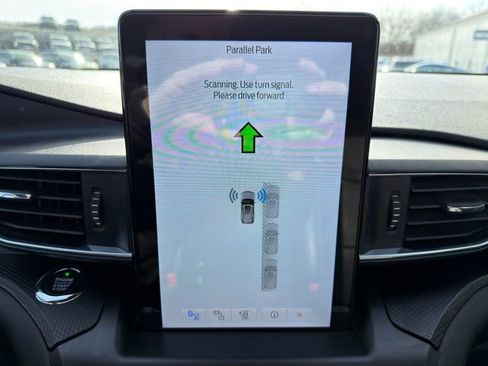 Used 2020 Ford Explorer ST image 30