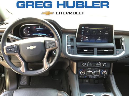 Used 2023 Chevrolet Suburban High Country AWD/4WD image 3