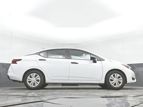 Used 2023 Nissan Versa S FWD image 46