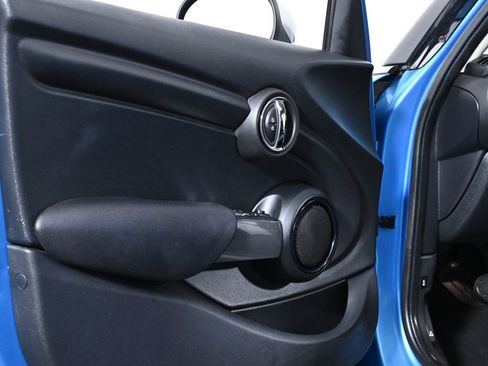 Used 2019 MINI Cooper 4-Door Hardtop w/ Signature Upholstery Package image 27