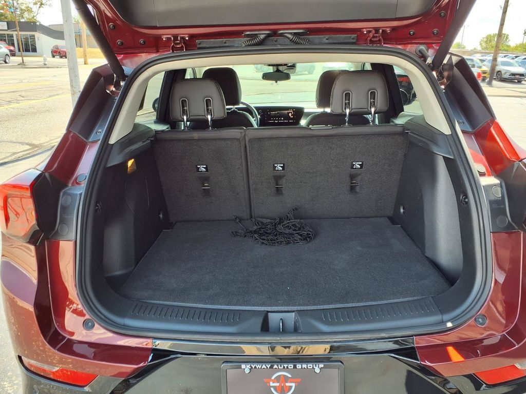 Used 2025 Buick Encore GX Sport Touring w/ Advanced Technology Package FWD image 21