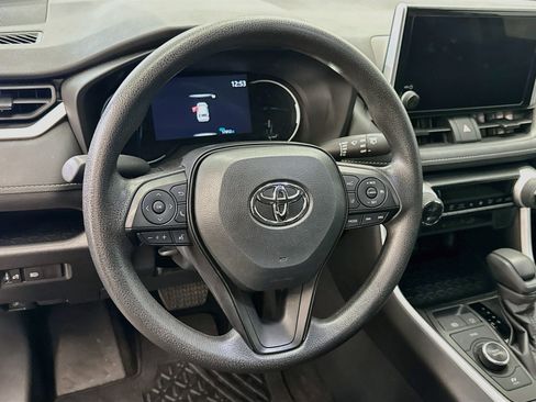 Used 2025 Toyota RAV4 LE AWD/4WD image 18