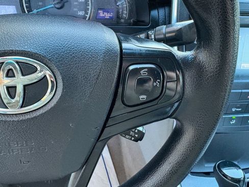 Used 2015 Toyota Camry LE FWD image 32