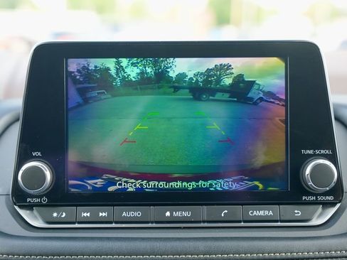 Used 2023 Nissan Rogue SV image 21