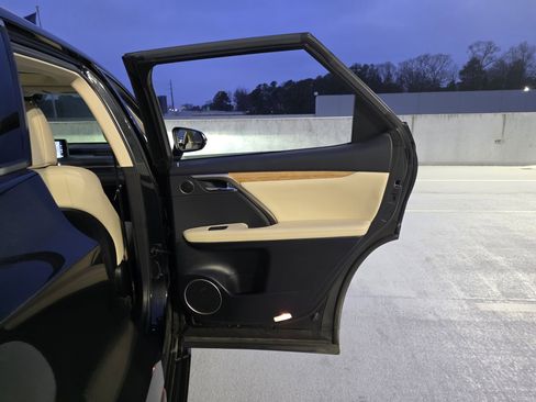 Certified 2022 Lexus RX 450hL AWD w/ Premium Package image 21