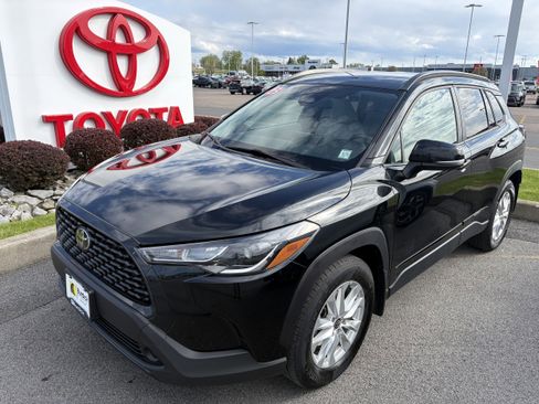 Certified 2023 Toyota Corolla Cross LE AWD/4WD image 10