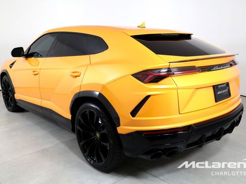 Used 2022 Lamborghini Urus AWD/4WD image 6