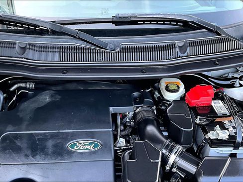 Used 2014 Ford Explorer XLT w/ Equipment Group 202A image 31