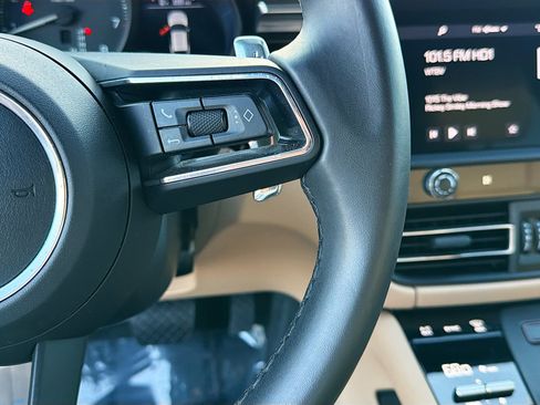 Used 2022 Porsche Macan Base image 39