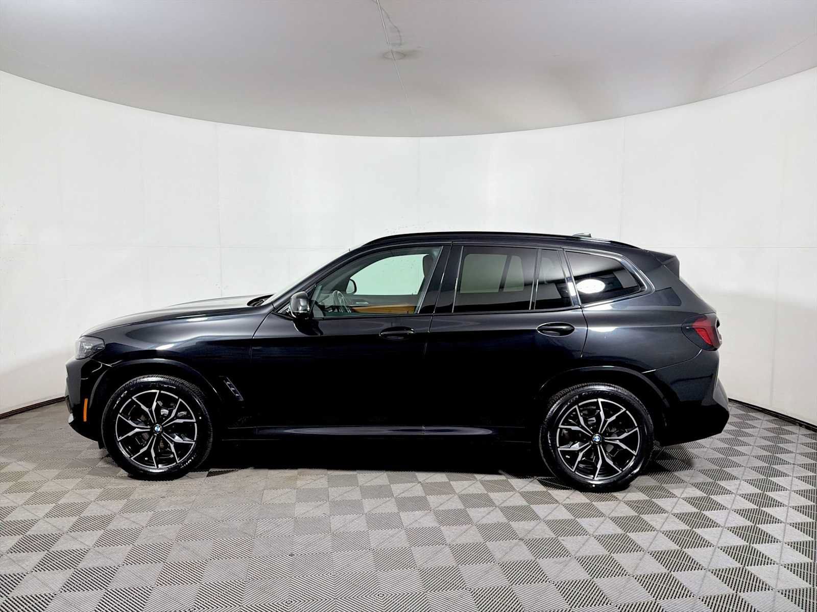 Used 2024 BMW X3 xDrive30i w/ M Sport Package AWD/4WD image 4