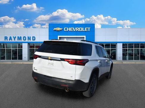 Used 2023 Chevrolet Traverse LT FWD image 3