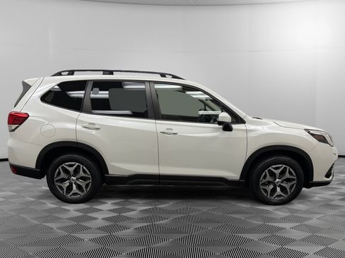Certified 2022 Subaru Forester Premium image 6