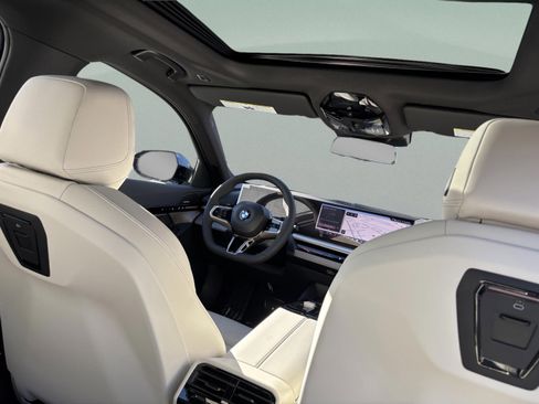 Used 2026 BMW 530i w/ M Sport Package image 31