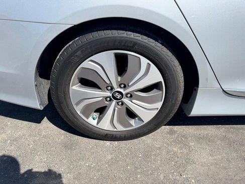 Used 2015 Hyundai Sonata Limited w/ Option Group 02 FWD image 42