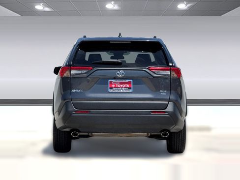 Used 2025 Toyota RAV4 XLE AWD/4WD image 9
