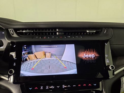 New 2026 Jeep Grand Cherokee Limited w/ Limited Altitude Package image 16