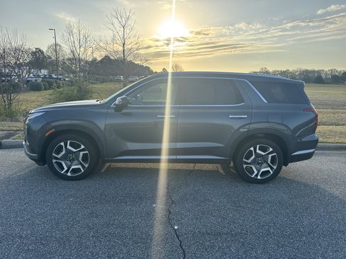 Used 2023 Hyundai Palisade SEL w/ Premium Package image 7