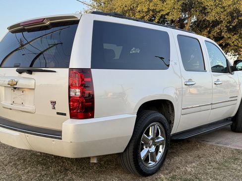 Used 2012 Chevrolet Suburban LTZ image 8