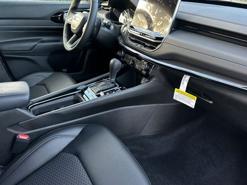 New 2026 Jeep Compass Latitude image 13