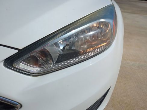 Used 2015 Ford Focus SE FWD image 9