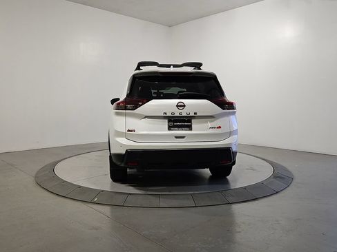 Certified 2025 Nissan Rogue SV AWD/4WD image 4