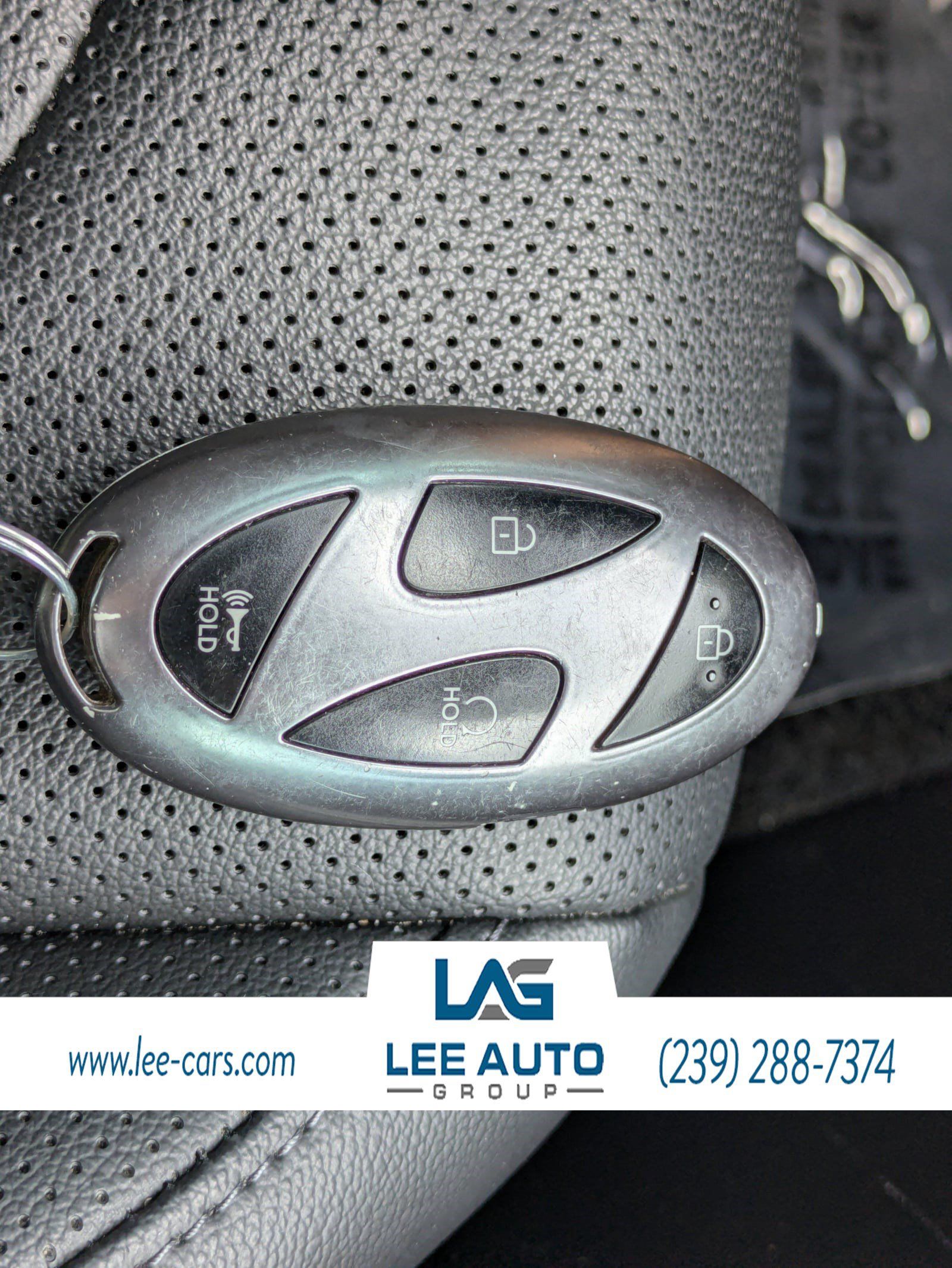 Used 2025 Hyundai Elantra Limited FWD image 27