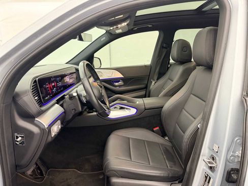 Used 2024 Mercedes-Benz GLS 450 4MATIC image 17