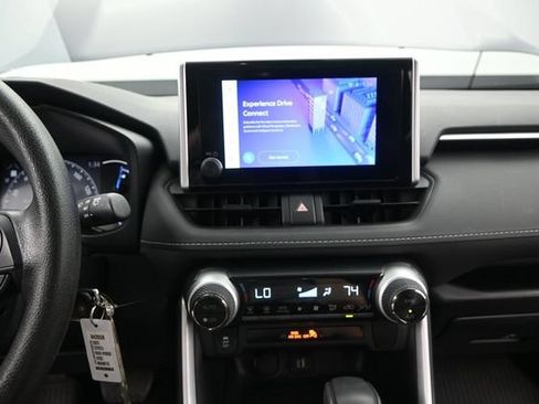 Used 2023 Toyota RAV4 LE AWD/4WD image 9
