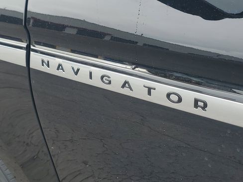 New 2026 Lincoln Navigator Reserve image 7