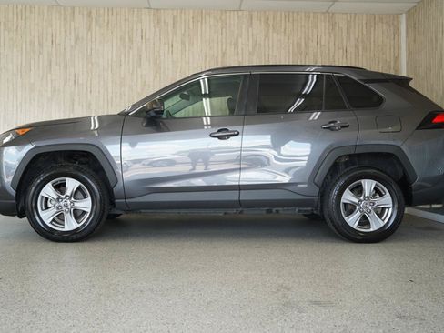 Used 2022 Toyota RAV4 LE AWD/4WD image 5