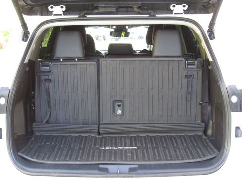 Certified 2024 Toyota Highlander XLE AWD/4WD image 22