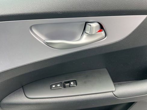 Certified 2024 Kia Forte LXS image 29