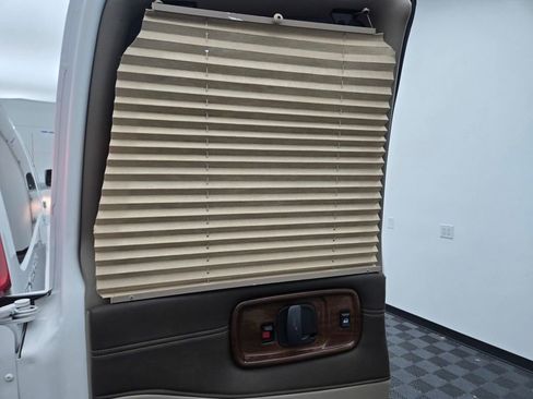 Used 2020 GMC Savana 2500 Extended w/ Enhanced Convenience Package image 11