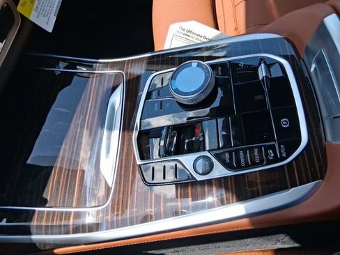 New 2027 BMW X7 xDrive40i w/ Executive Package AWD/4WD image 12