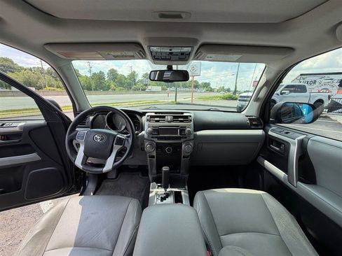 Used 2011 Toyota 4Runner SR5 w/ Convenience Pkg RWD image 27