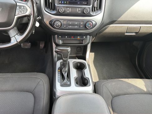 Used 2021 Chevrolet Colorado LT w/ Safety Package RWD image 12