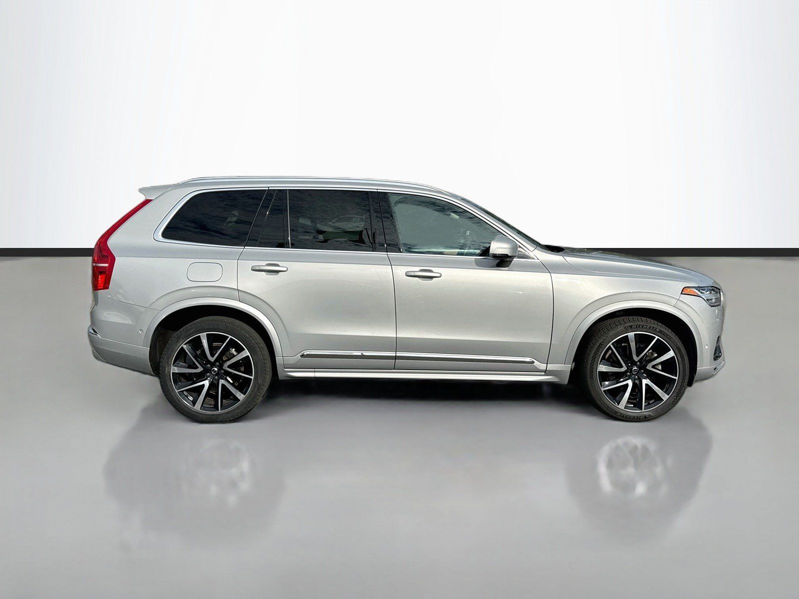 Used 2023 Volvo XC90 B6 Plus AWD/4WD image 8