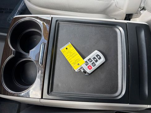 Used 2019 Toyota Sienna XLE image 26