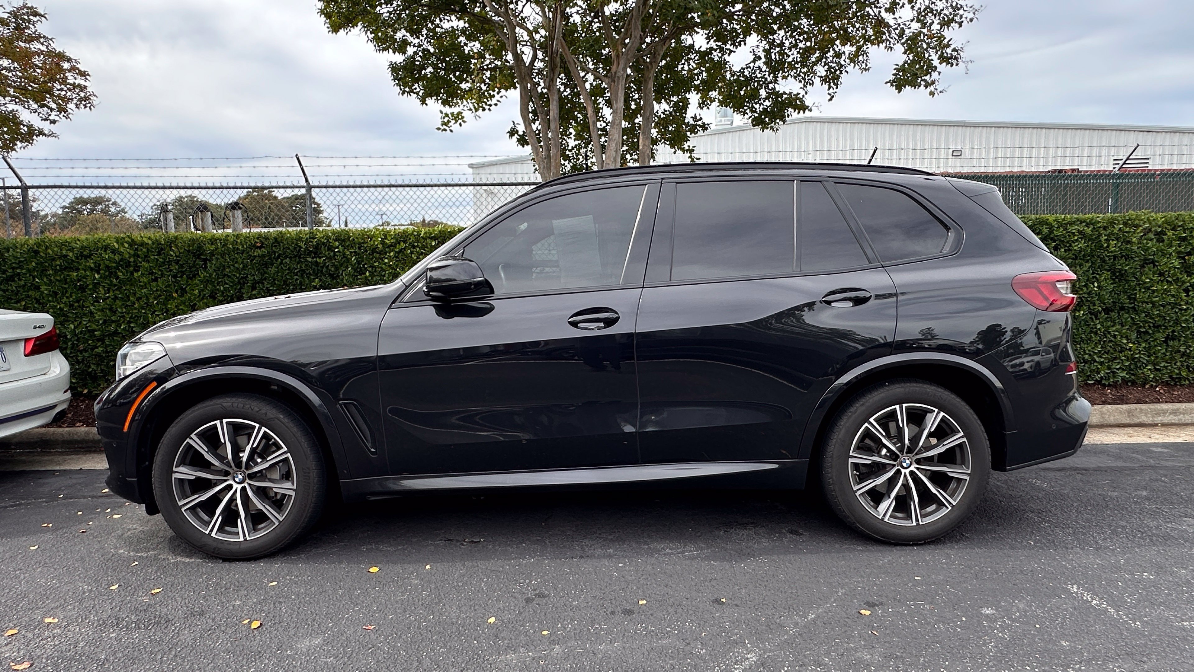 Used 2023 BMW X5 xDrive40i w/ M Sport Package AWD/4WD image 9