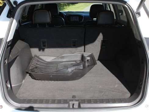 Used 2023 GMC Terrain AT4 AWD/4WD image 8