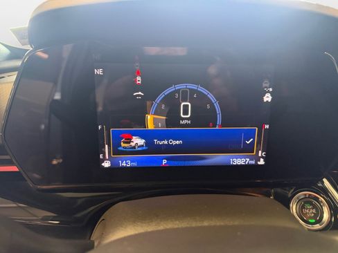 Used 2025 Chevrolet Trax RS w/ Driver Confidence Package FWD image 14
