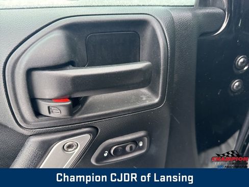 Used 2016 Jeep Wrangler Unlimited Rubicon w/ Connectivity Group image 14