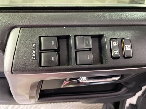 Used 2018 Toyota 4Runner SR5 image 10