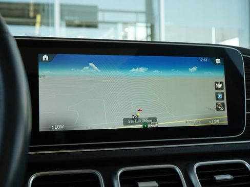 Used 2022 Mercedes-Benz GLS 450 4MATIC image 23