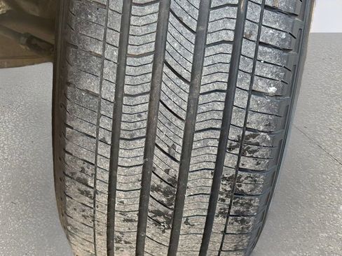 Used 2024 Jeep Grand Cherokee L Limited w/ Luxury Tech Group II image 44