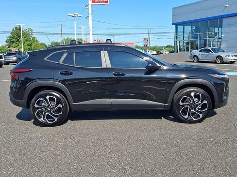 Certified 2025 Chevrolet Trax RS w/ Driver Confidence Package FWD image 7