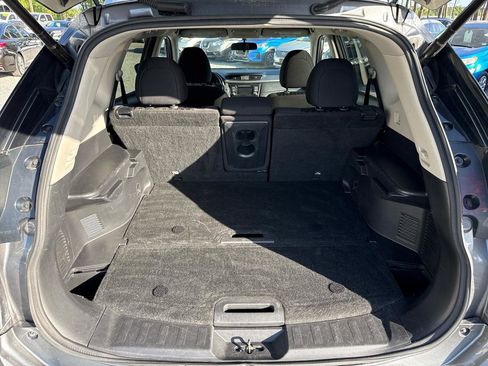 Used 2018 Nissan Rogue SV image 18