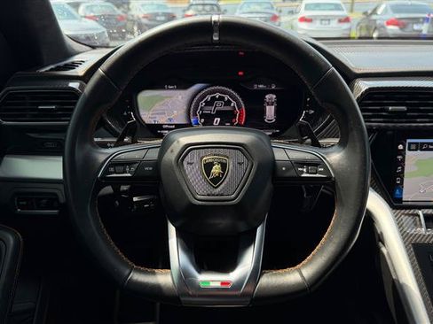 Used 2020 Lamborghini Urus AWD/4WD image 40