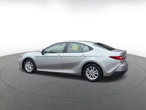 Used 2025 Toyota Camry LE image 10